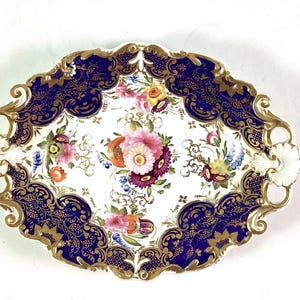 Coalport porcelain – hand painted, gilded-(rose Pompadour)-serving dish – circa 1825