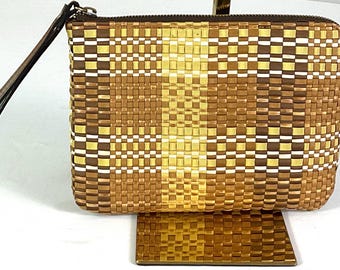 NWOT-Patricia Nash-woven poyamide wristlet with brown leather trim