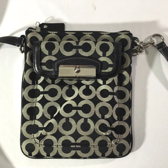 NWOT-Coach signature crossbody bag - image 8