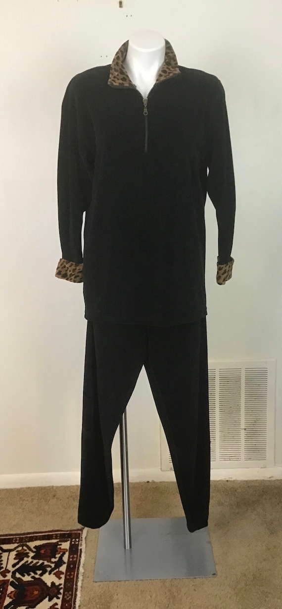 Gloria Vanderbilt- Velour pants suit -