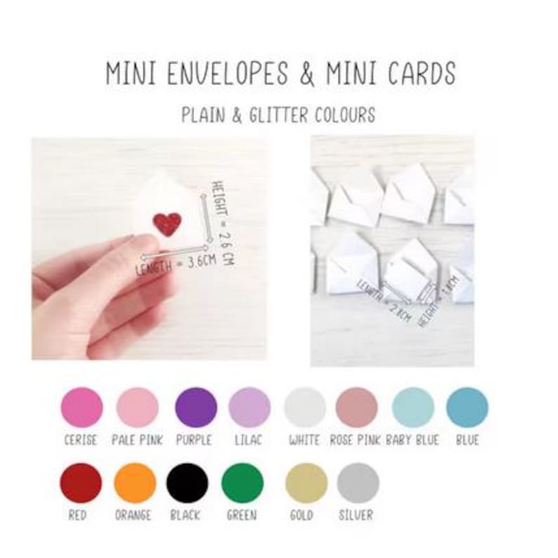 Peut inclure: Mini enveloppes et mini cartes de couleurs unies et paillet&eacute;es. L'image montre une enveloppe blanche avec un c&oelig;ur rouge paillet&eacute;, mesurant 3,6 cm de long et 2,6 cm de haut. D'autres enveloppes blanches sont &eacute;galement pr&eacute;sent&eacute;es. Une palette de couleurs est affich&eacute;e.