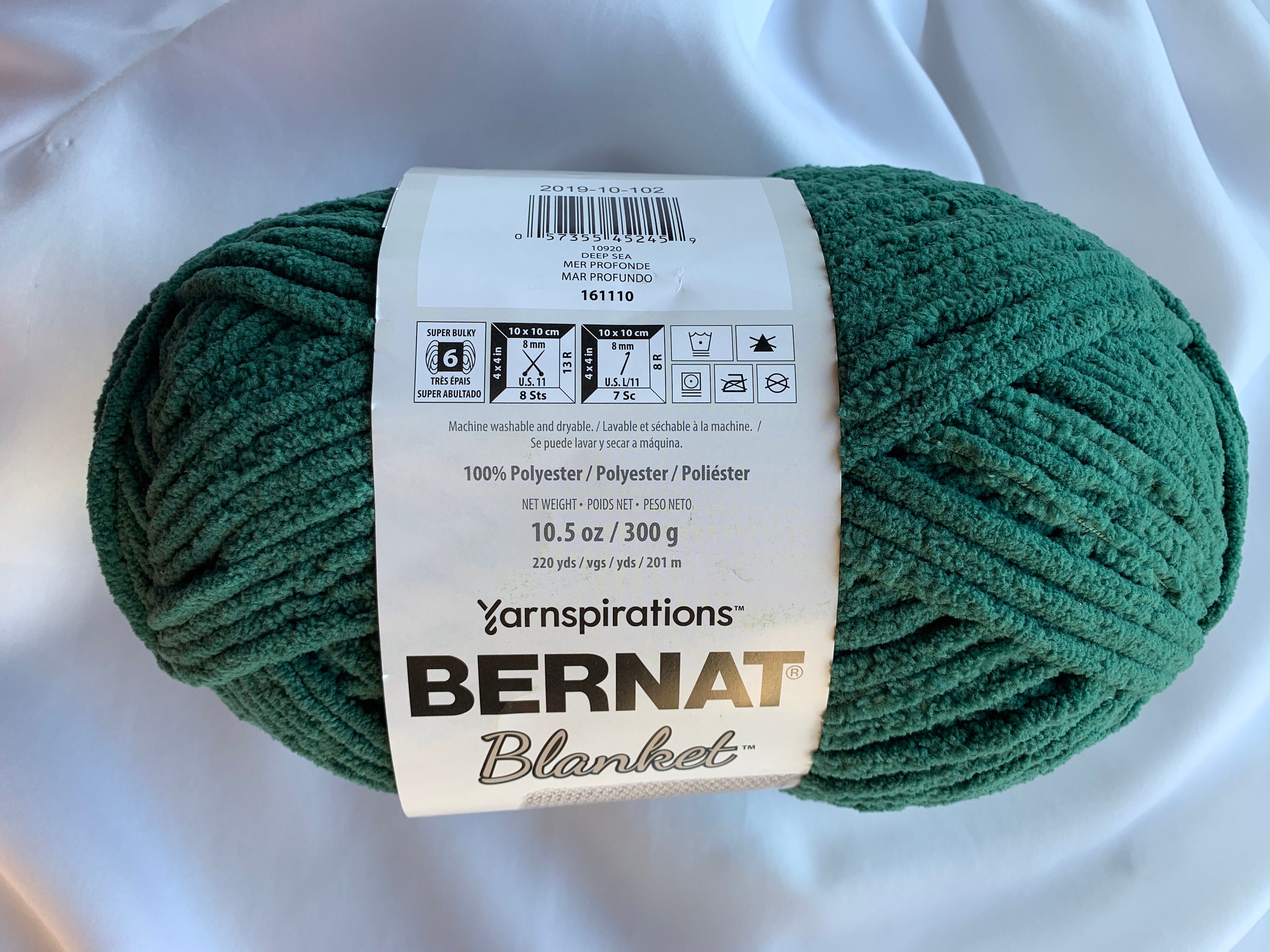 DEEP SEA 10920 Bernat Blanket Yarn 220yds 10.5 Oz Skein Super