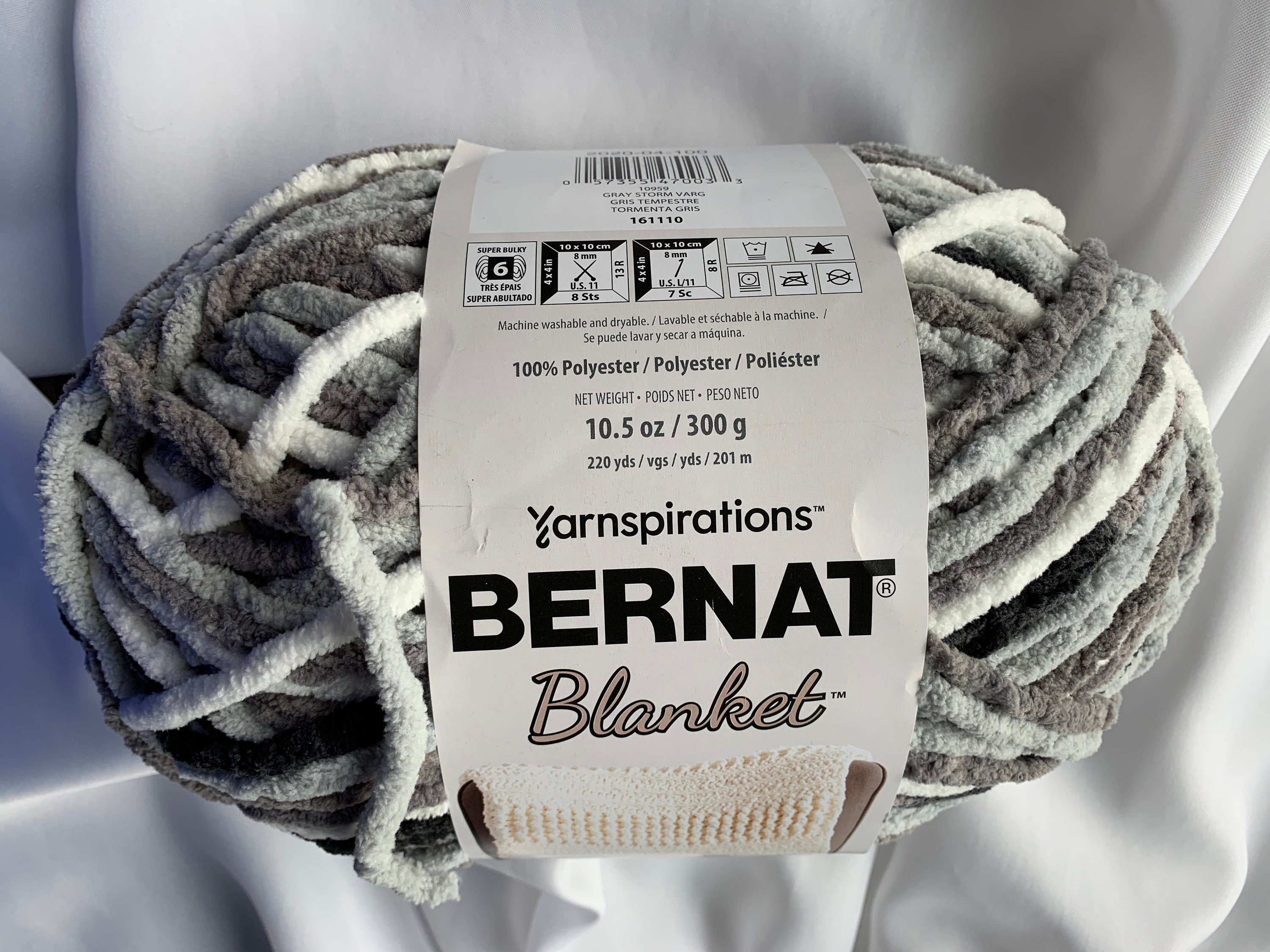 GRAY STORM VARG 10959 Bernat Blanket Yarn220yds10.5 Oz300g Super