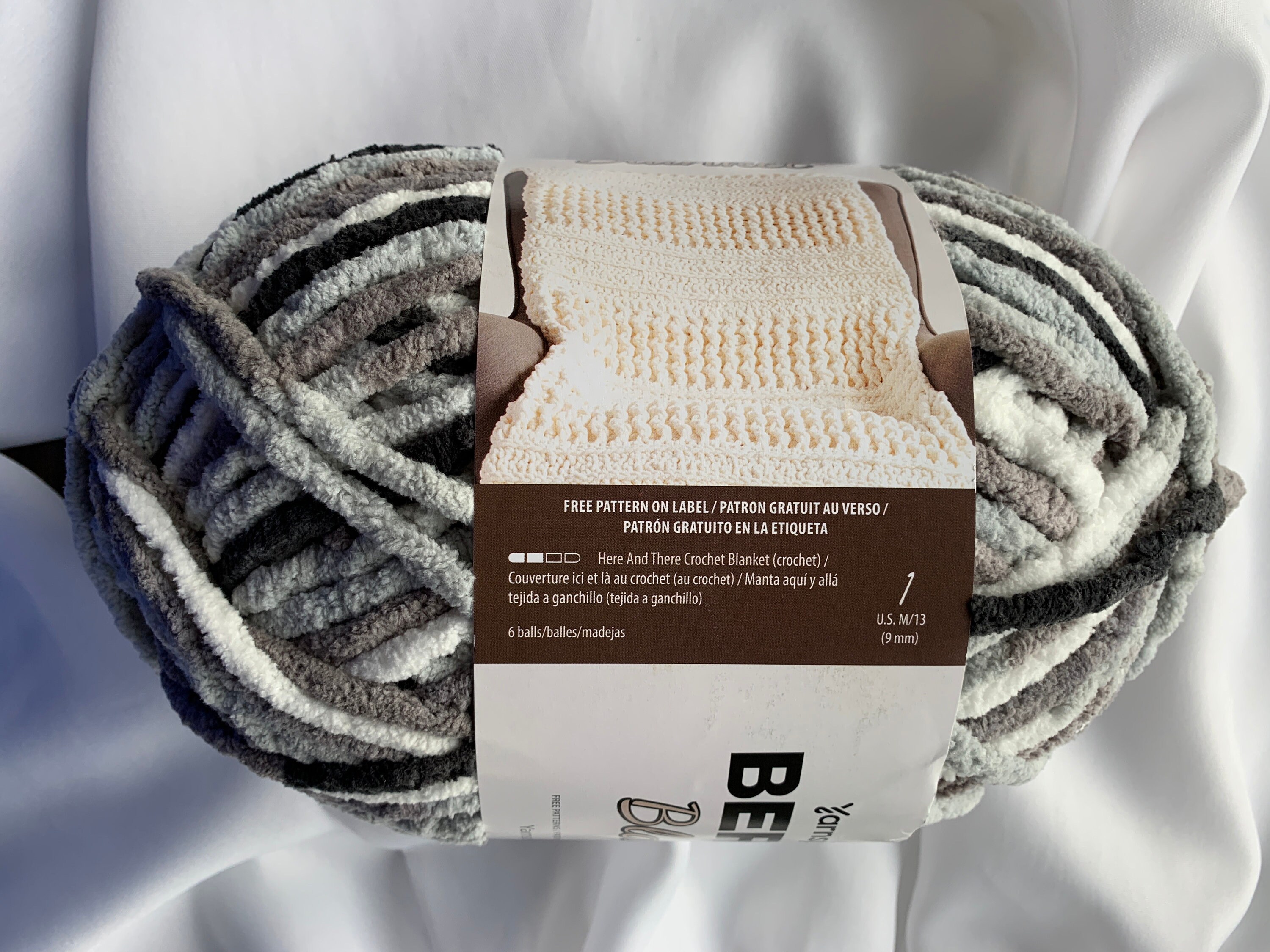 LILAC BUSH 10185 Bernat Blanket Yarn Super Bulky 6 10.5oz Skein