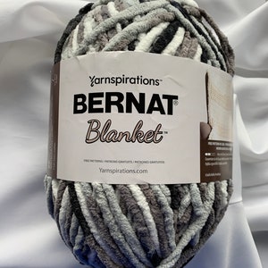 Bernat Blanket Smoky Green Yarn - 2 Pack of 300g/10.5oz - Polyester - 6  Super Bulky - 220 Yards - Knitting/Crochet