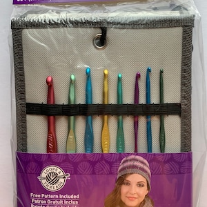 Loops & Threads 9 pc Aluminum Crochet Hook Set in Carrying Case  Size US D-3.25/E-3.5/F-3.75/G-4.5/H-5/I-5.5/J-6.5/K-6.5 Crochet Starter Set
