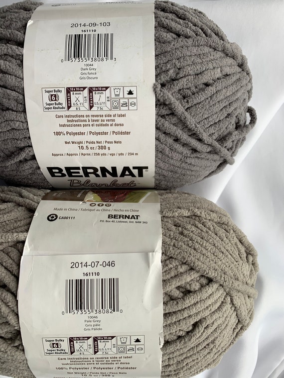  Bernat Blanket Super Bulky Yarn, 5.3oz, Guage 6 Super Bulky,  Dark Grey