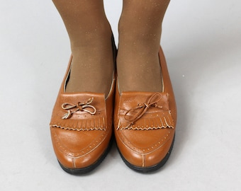 Vintage Brown Leather Tassel Penny Loafers . 90s Womens Preppy Slip ons Flats. Real Leather Casual Flats Shoes . 37 E / 4 GB / 5.5 - 6 US