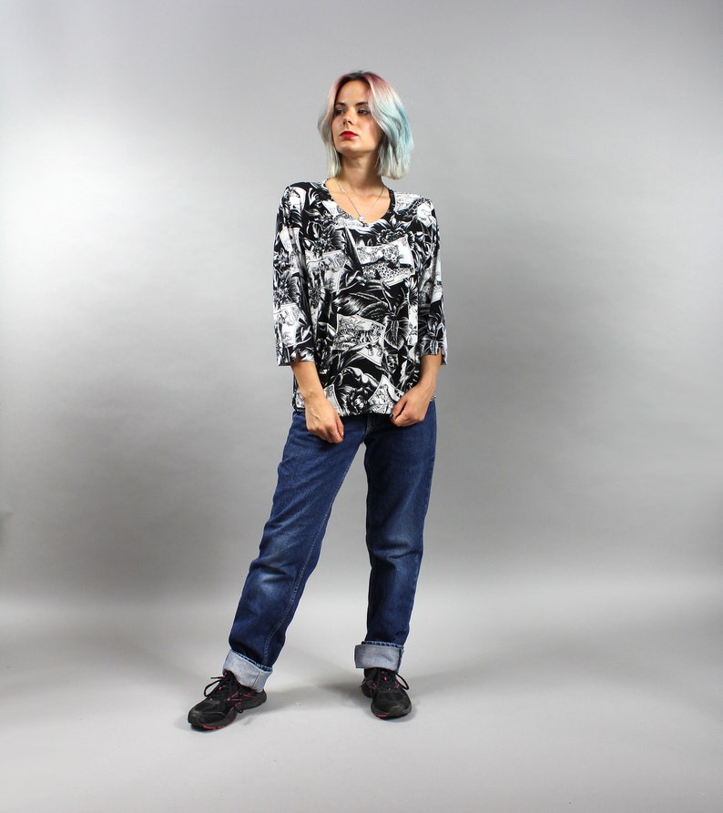 Grunge Long Sleeve Hipster T shirt 80s Elephant Tiger Giraffe Graphic Mod Top Sz M Vintage Black White Jungle Animals Print Blouse L