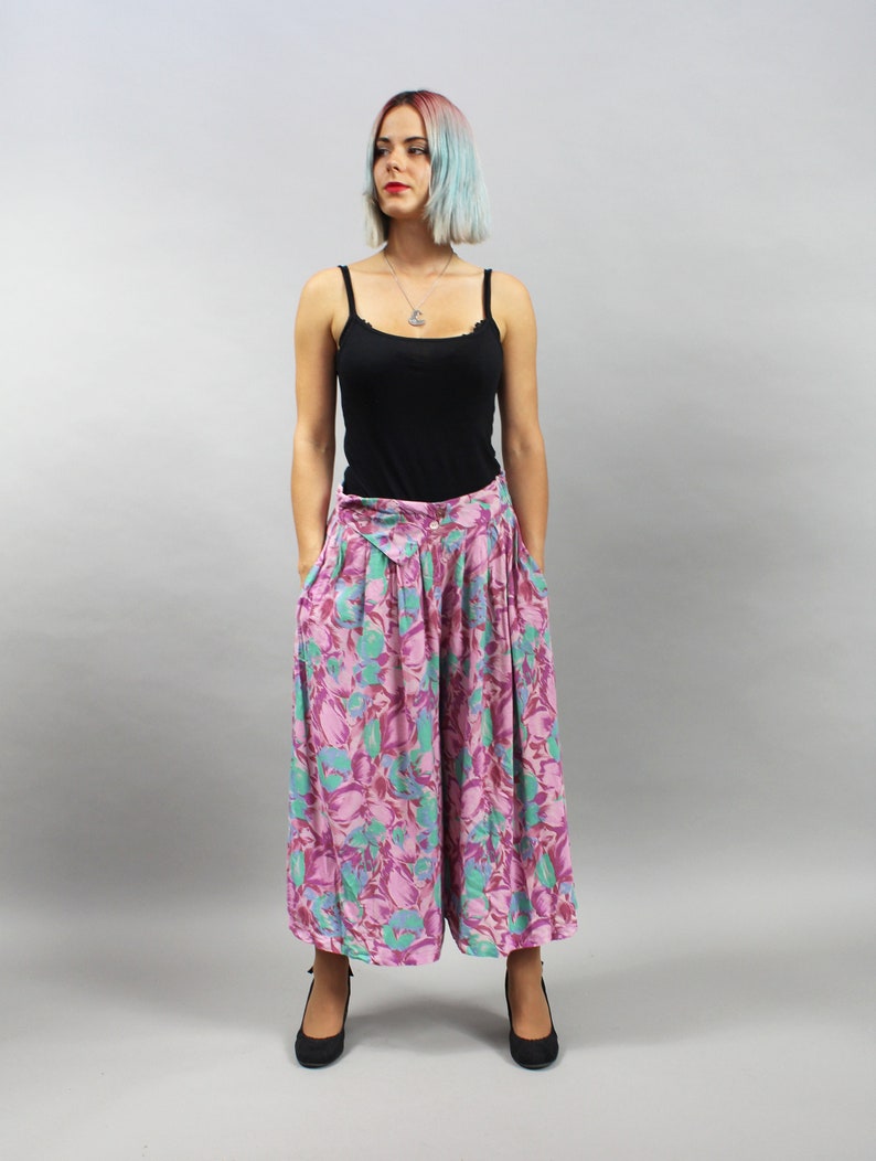 90s Boho Palazzo Pants. Purple Culottes. Abstract Floral Print Baggy Pleated Skorts. Vintage Baggy High Waist Trousers. S Small image 3