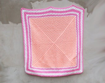 Vintage crochet baby blanket. Baby Throw. Handmade peach pink flowers baby girl gift. Warm Boho Crochet Afghan. Baby shower gift. Baby wrap.