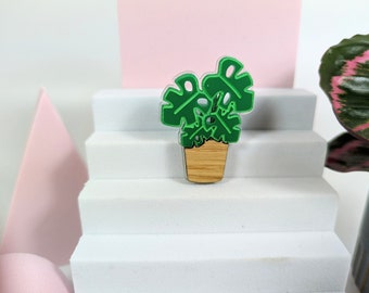 Plant brooch on acrylic and oak wood / Aloe brooch / Monstera brooch / Pilea brooch / Cactus brooch / Alocasia brooch / House plant brooch