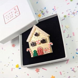 Pepparkakshusbrosch på akryl / Julhusbrosch / pepparkaksbrosch / Julbrosch i akryl / Julgodisbrosch