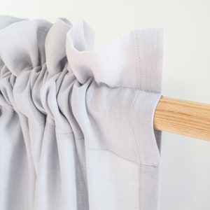 Tenda in lino grigio chiaro a pannello singolo con intestazione decorativa - Elegante tenda con tasca per asta per l&#39;arredamento della casa