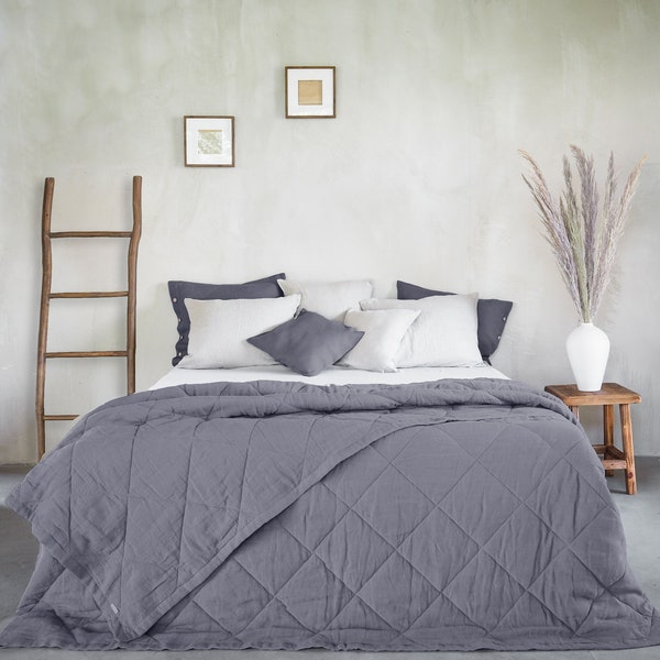 Quilted linen blanket with hemp filling. Charcoal quilted bed cover.