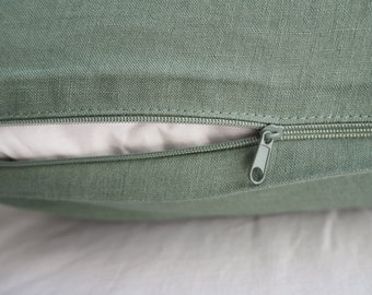 Funda de almohada de lino verde eucalipto con cremallera. múltiples tamaños.