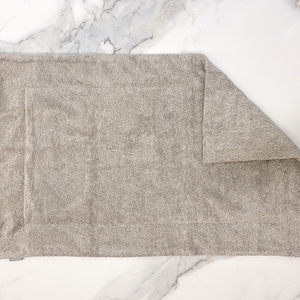 Tappetino da bagno in spugna di lino in colore naturale scuro / morbido tappetino da bagno in anelli di lino