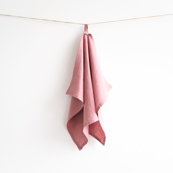 Dusty pink linen kitchen towels made of stonewashed linen