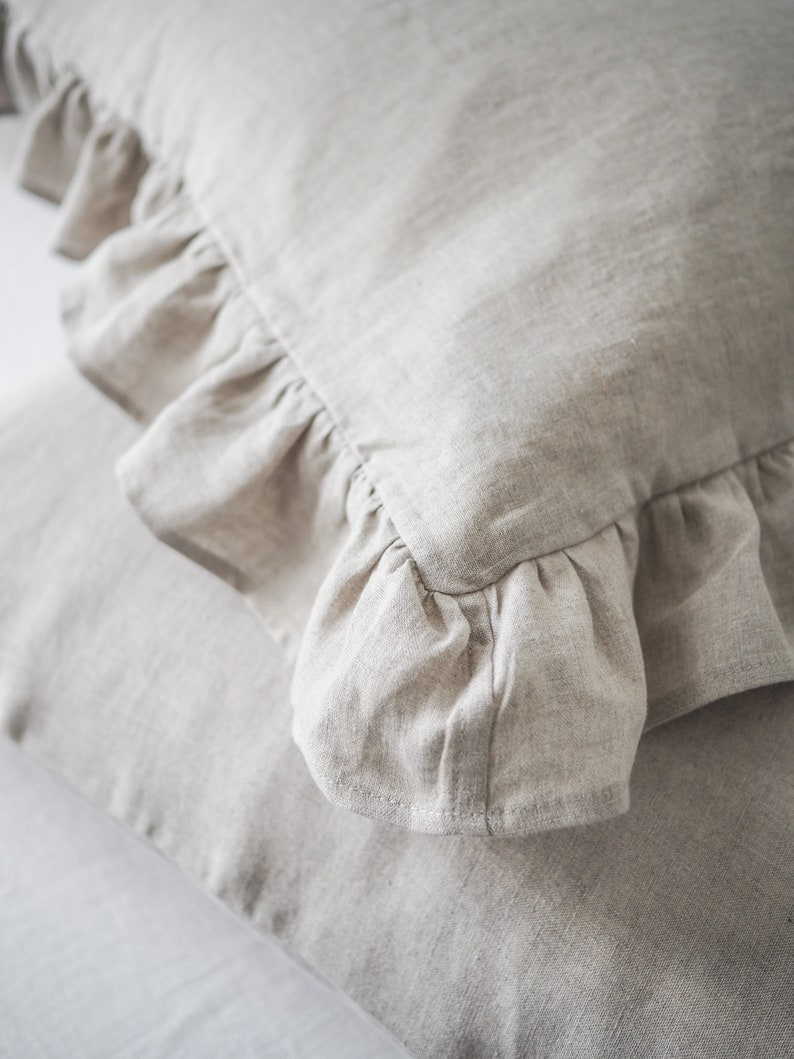 pillowcase with a frill