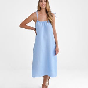 Linnen zomerjurk. Blauwe midi-jurk. Linnen jurk FLORA