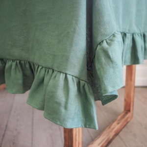 tablecloth with a ruffle