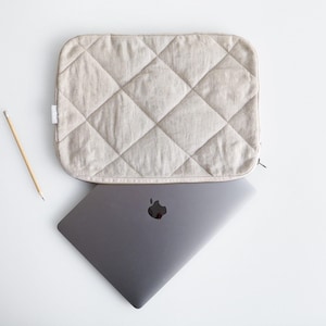 Natural linen laptop sleeve with soft padding. eco-friendly linen laptop sleeve.
