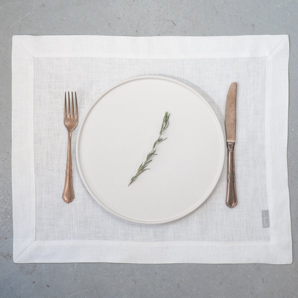 Amazing white linen placemats. Cloth placemats made of linen