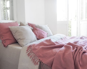 Dusty pink linen blanket with fringes. boho linen blanket. summer blanket.