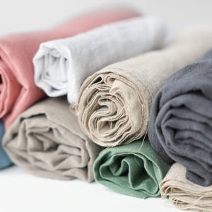 Linen fabric remnants for crafts. 1 kg/ 2.2 lbs linen scrap bundle. set of 100% stonewashed linen remnants.