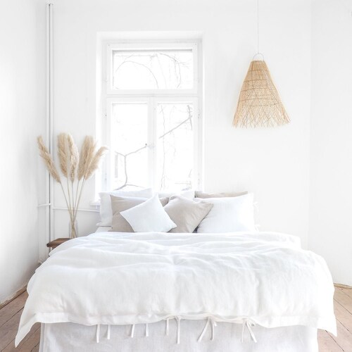 White Linen Duvet Cover. Queen Size 