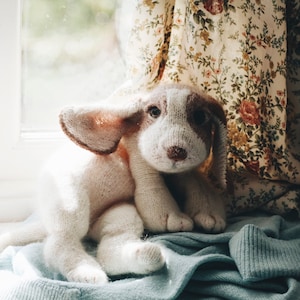 Beagle Puppy KNITTING KIT - Everything you need of highest quality to knit your dog DIY Kit - Collaboration Kit X Dot Pebbles Knits