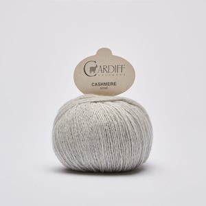 Cardiff Cashmere yarn SMALL Fingering / baby 100% Cashmere made in Italy ethical sustainable luxury lace crochet wool 25 grams 518 PIOMO