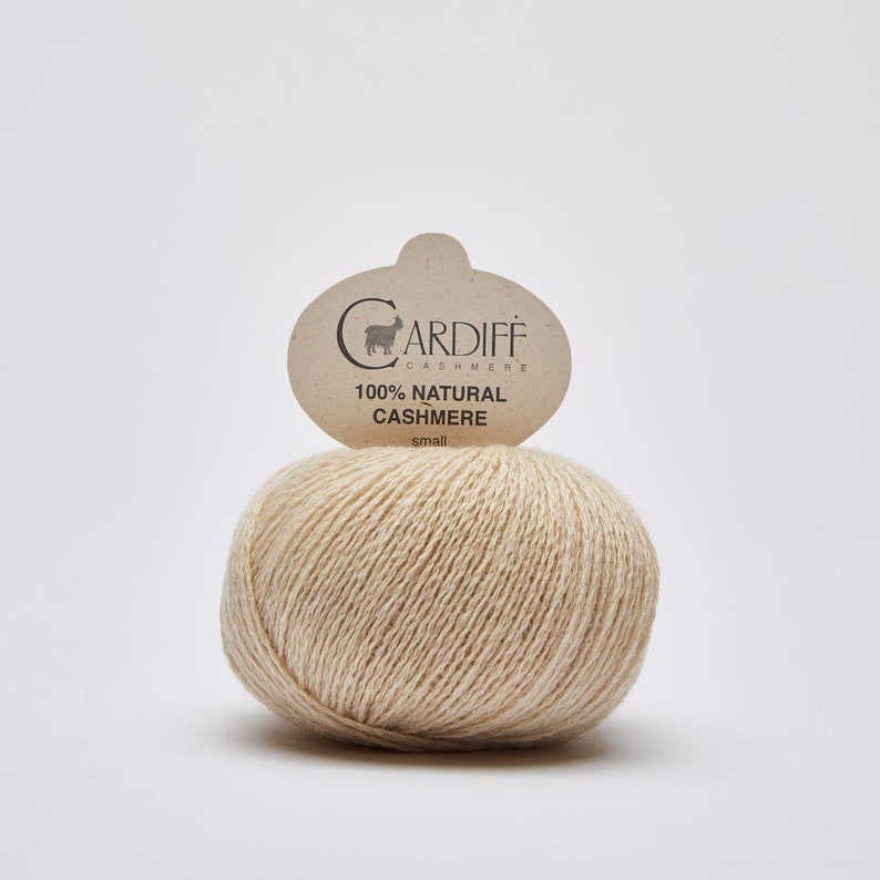 Cardiff Cashmere yarn SMALL Fingering / baby 100% Cashmere made in Italy ethical sustainable luxury lace crochet wool 25 grams 509 SILVER