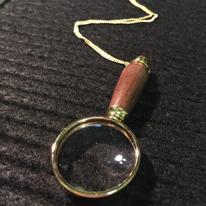 Walnut Mini Magnifying Glass with Gold Hardware