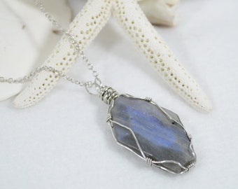 Labradorite Wire Necklace, Healing Labradorite Necklace,  Silver Wrapped Labradorite Necklace, Labradorite Jewelry