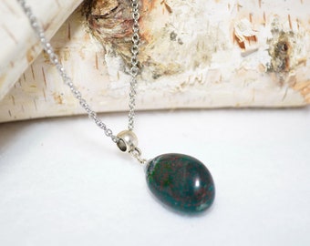 Bloodstone Necklace, Healing Bloodstone Necklace,  Polished Bloodstone Necklace, Green Boho Bloodstone Necklace