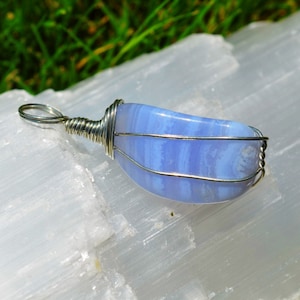 Blue Lace Agate Pendant, Wire Wrapped Blue Lace Agate,  Chakra Healing Blue Lace Agate Pendant