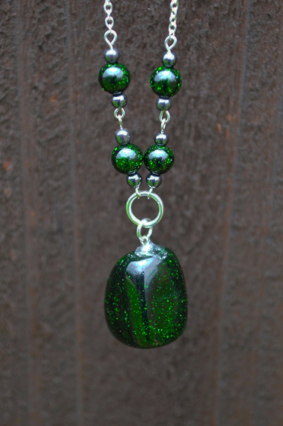 Green goldstone pendant sale