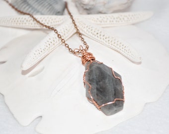 Labradorite Necklace, Healing Labradotire Necklace, Copper Wrapped Labradorite Necklace,  Healing Crystal Necklace