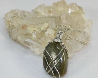 Labradorite Necklace, Healing Labradorite Necklace,  Labradorite Wire Wrapped Necklace, Chakra Healing Necklace