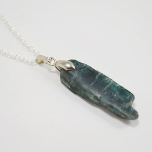 Raw Green Kyanite Necklace, Chakra Healing Nekclace,  Raw Green Kyanite Pendant, Healing Green Kyanite Necklace