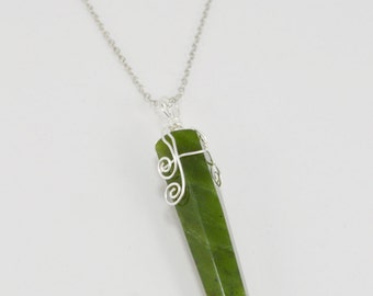 Jade Necklace, Jade Pendant Necklace, Green Jade Jewelry, Chakra Healing Jade Necklace,  Healing Green Jade Necklace