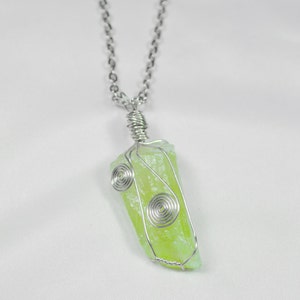 Raw Green Calcite Necklace, Raw Green Calcite Wire Wrapped Necklace, Chakra Healing Green Calcite Necklace, Valentine&#39;s Gift