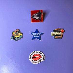 Roller Derby Skater Pin / blocker pin / jammer pin / skater pin / flat track skater / banked track skater / bitraxual - Quad squad