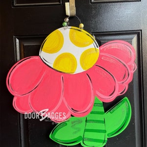Ready to Ship: Flower door hanger, Bright spring daisy flower, summer flower wood cut out hand painted door hanger