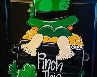 St Patrick's Butt Door Hanger - Lucky shamrock door Decor - st pats - colgador de puerta personalizado pintado a mano