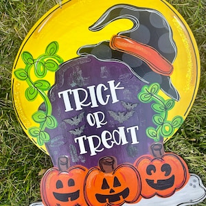 Halloween Trick or Treat Door Hanger-  Pumpkin Door Decor-Spooky-Fall-Wreath-wood cut out-hand painted door hanger