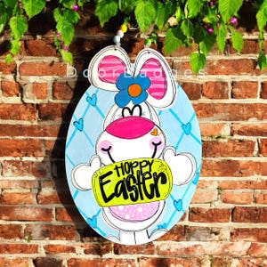 Osterhase Oval Türschild, hoppy Ostern, Frühlingshäschen Türdekor, handbemalter Holztürschild