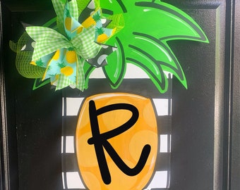 Pineapple Summer Monogram Door Hanger - Black and White door Decor - welcome - spring summer hand painted personalized door hanger