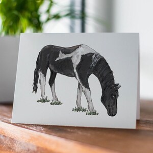 Tarjeta de felicitación de caballo, tarjeta de caballo lindo, tarjeta de caballo negro, tarjeta de felicitación de animal de granja, tarjeta de animal rústico